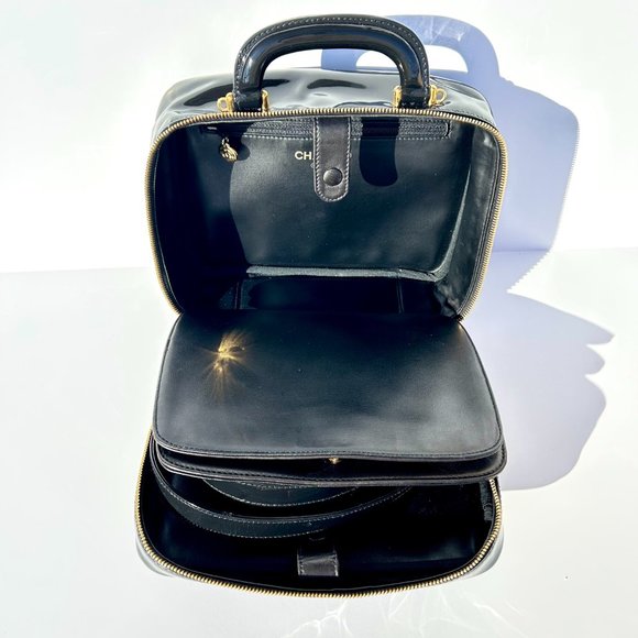 Chanel Timeless Zip Around Vanity Shoulder Bag - Picture 12 of 16